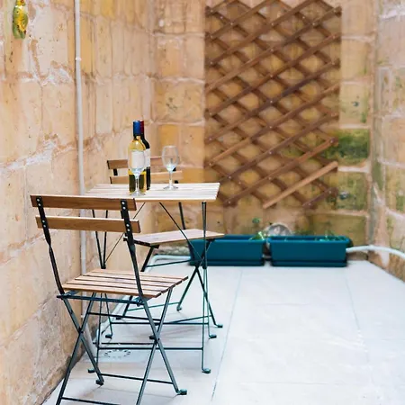 Comfy 2 Bedroom Flat In The Heart Of 아파트