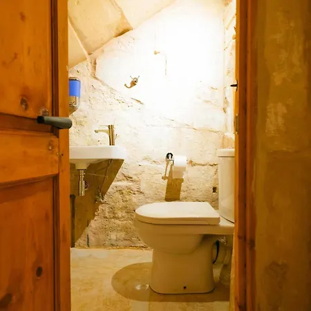 Comfy 2 Bedroom Flat In The Heart Of * Il-Furjana