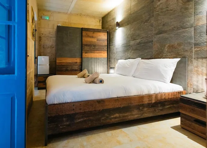 Comfy 2 Bedroom Flat In The Heart Of 일 푸리아나