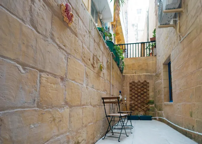 Comfy 2 Bedroom Flat In The Heart Of 아파트 *