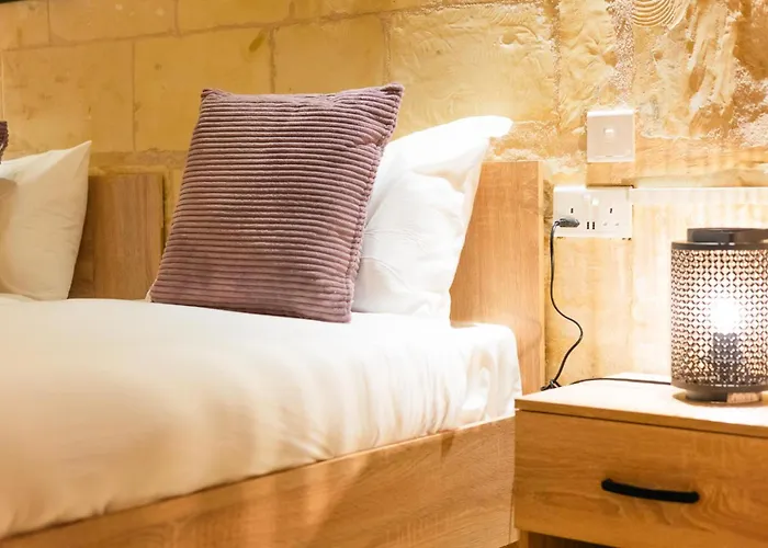 Comfy 2 Bedroom Flat In The Heart Of 일 푸리아나