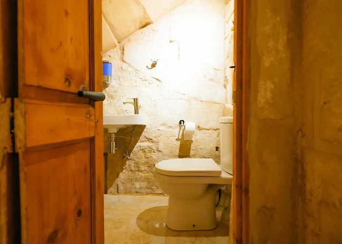 Comfy 2 Bedroom Flat In The Heart Of * 일 푸리아나