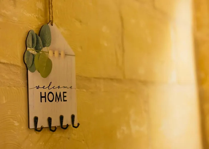 Comfy 2 Bedroom Flat In The Heart Of 아파트 *