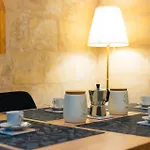 Апартаменты Comfy 2 Bedroom Flat In The Heart Of By Buena Vista