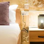 Comfy 2 Bedroom Flat In The Heart Of By Buena Vista * Флориана