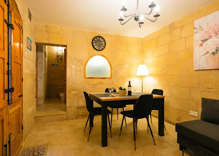 Comfy 2 Bedroom Flat In The Heart Of Apartment *