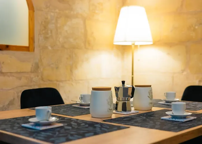 Apartment Comfy 2 Bedroom Flat In The Heart Of